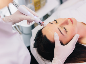 6 Step Hydra Facial at London Body Clinic for deep cleansing, exfoliation, extraction, hydration and glowing skin