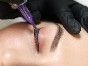 SMPU semi permanent eyeliner treatment at London Body Clinic for defined eyes and long-lasting eyeliner